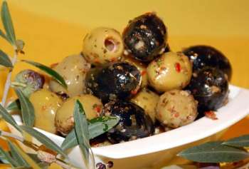 Oliven entkernt gemischt Pikant