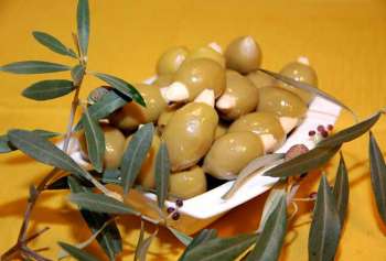 Oliven gefüllt mit mandeln Natur