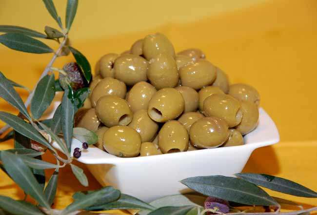 spanische grüne Oliven entkernt
